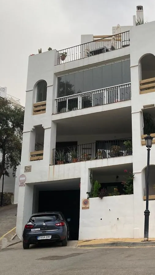 Modern Apartment In Benahavis Village Centre With Underground Parking スペイン